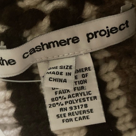The Cashmere Project NWT Hat Cashmere Pom Pom Beanie Coffee Bean Heather Combo - Picture 6 of 7